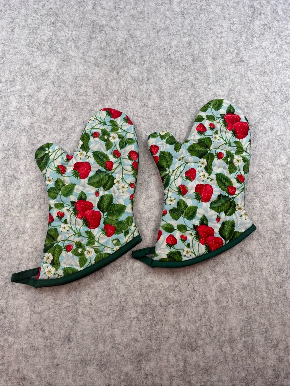Kay Dee Designs Strawberry Print Quilted Oven Mitts Red & Green Grandma Core